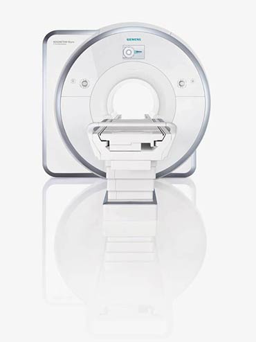 The Center’s 3T MRI Produces Clearer Images with Less Time and Noise - 2015